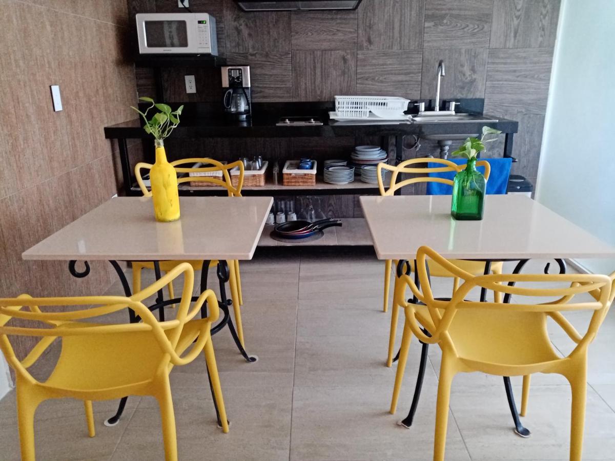 Brisas 10 Beachside Suites カンクン エクステリア 写真