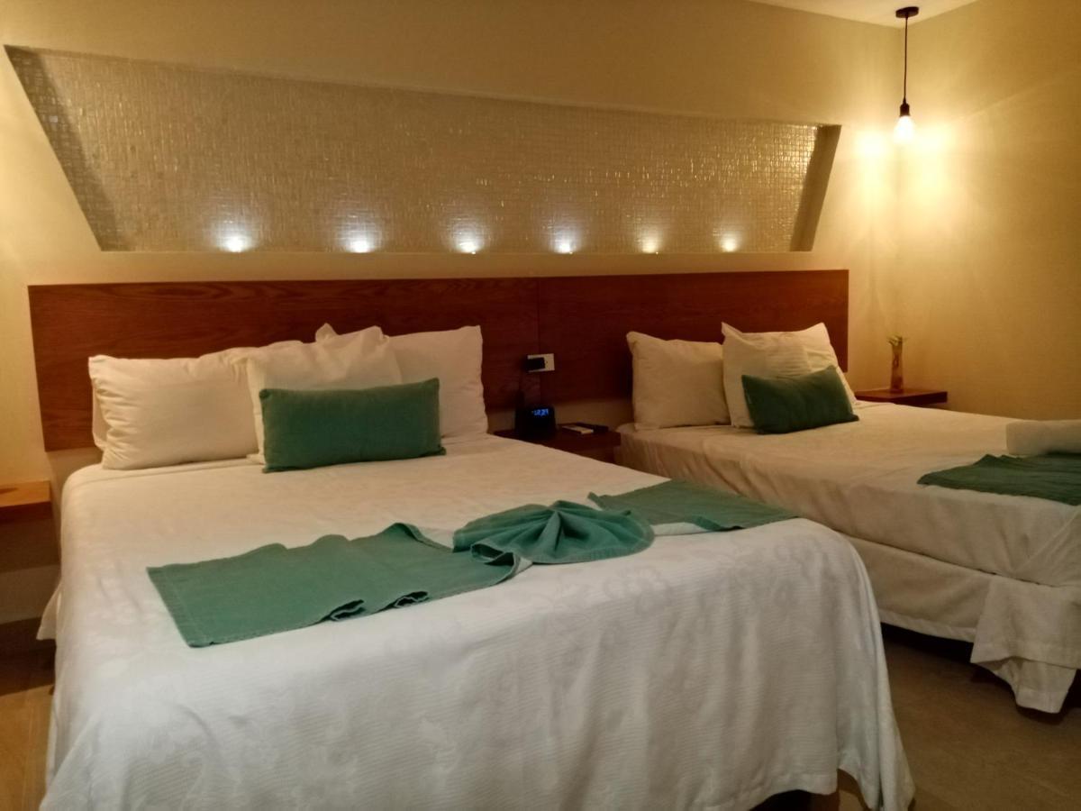 Brisas 10 Beachside Suites カンクン エクステリア 写真