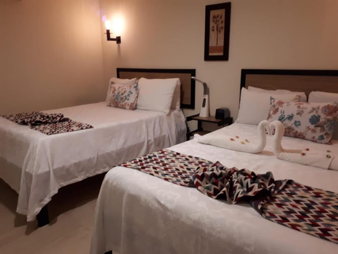 Brisas 10 Beachside Suites カンクン エクステリア 写真