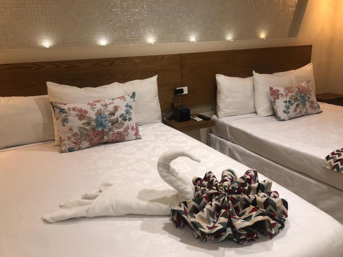 Brisas 10 Beachside Suites カンクン エクステリア 写真
