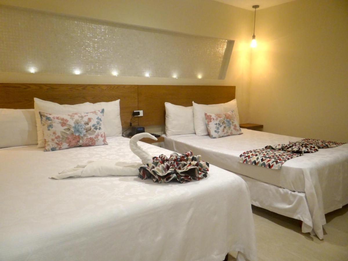 Brisas 10 Beachside Suites カンクン エクステリア 写真
