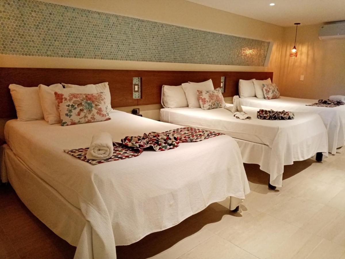 Brisas 10 Beachside Suites カンクン エクステリア 写真