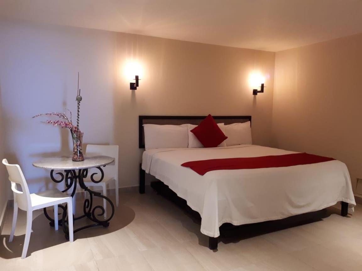 Brisas 10 Beachside Suites カンクン エクステリア 写真