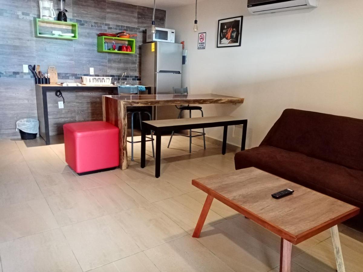 Brisas 10 Beachside Suites カンクン エクステリア 写真
