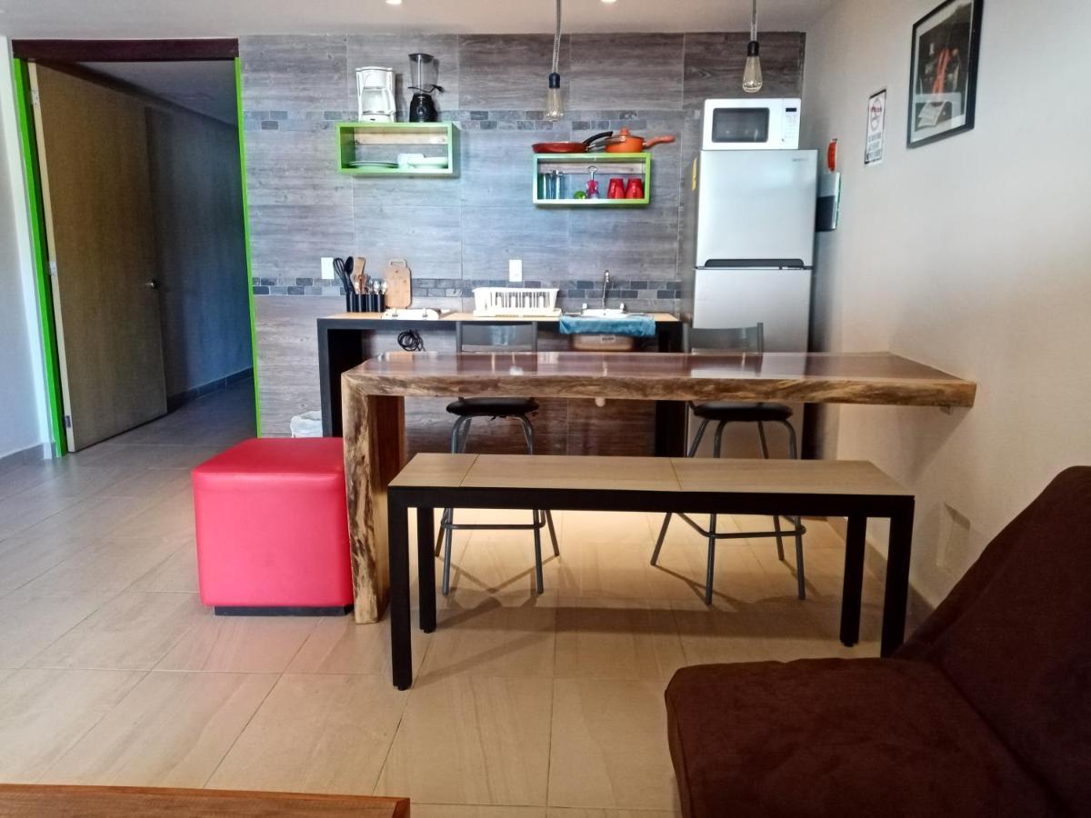 Brisas 10 Beachside Suites カンクン エクステリア 写真