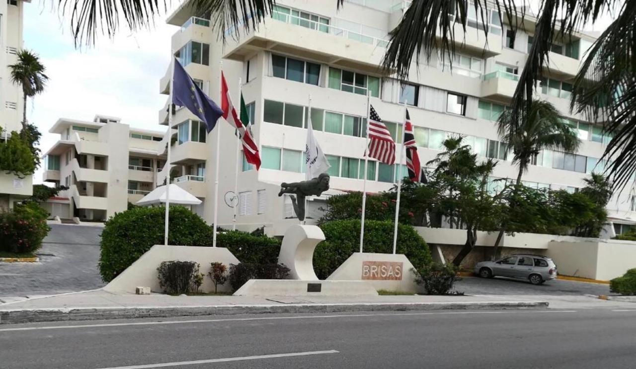 Brisas 10 Beachside Suites カンクン エクステリア 写真